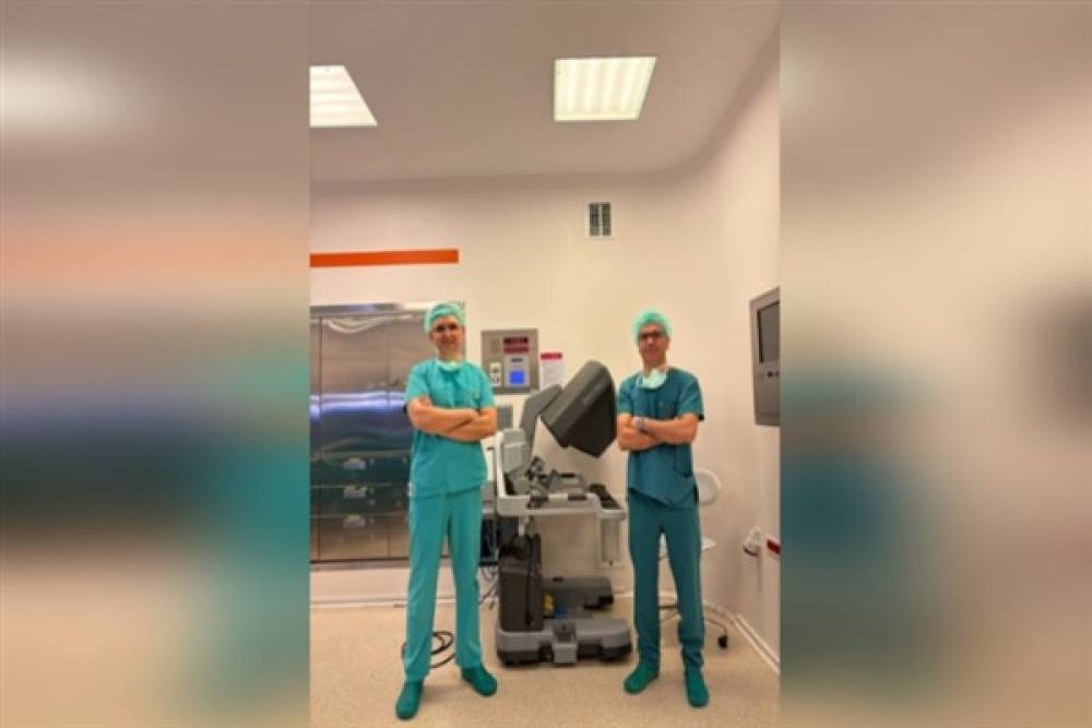 Tek böbrek üstü beziyle yapılan ameliyat literatüre girdi