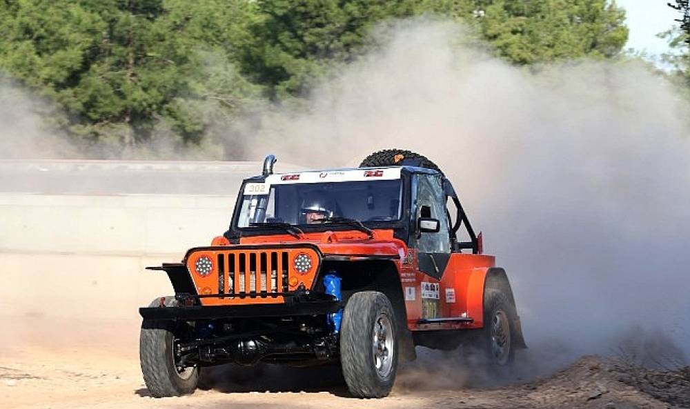 Offroad Heyecanı Baja Attalos ile Kepez'de Yaşandı