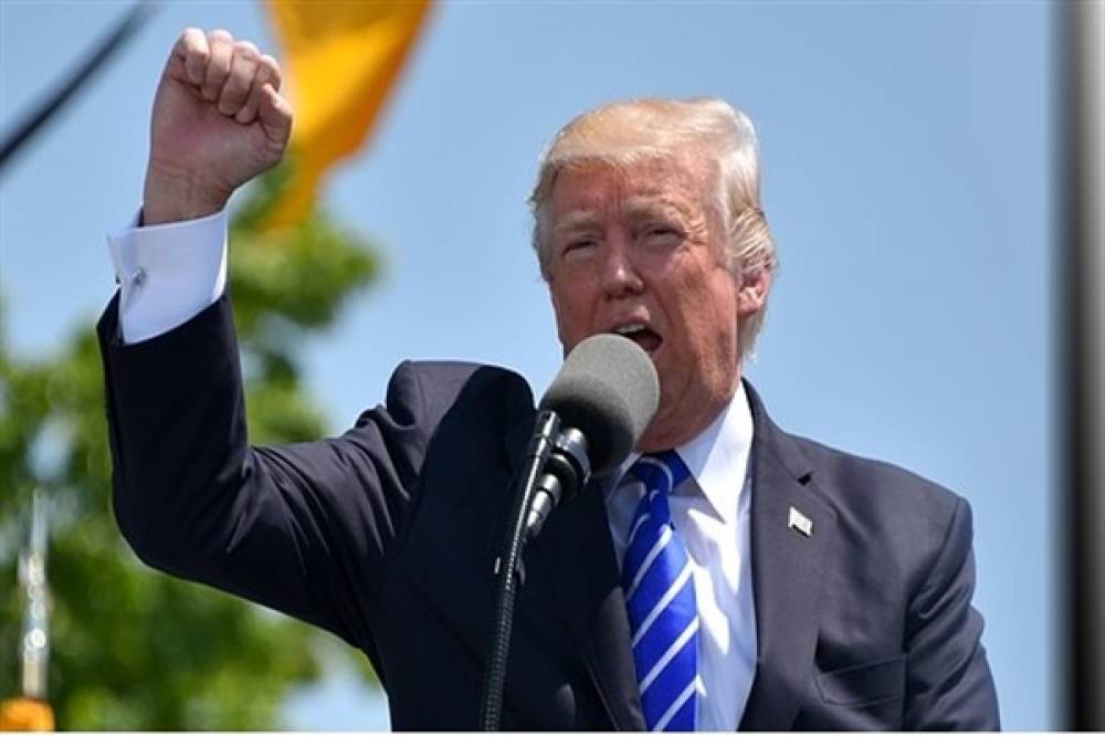 Trump, Putin ile telefonda görüştü