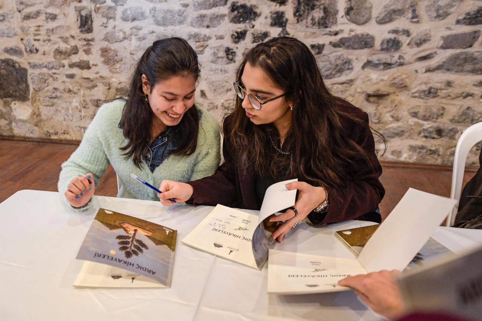 İzmir'de 'Ardı&ccedil; Projesi' kitaplaştı