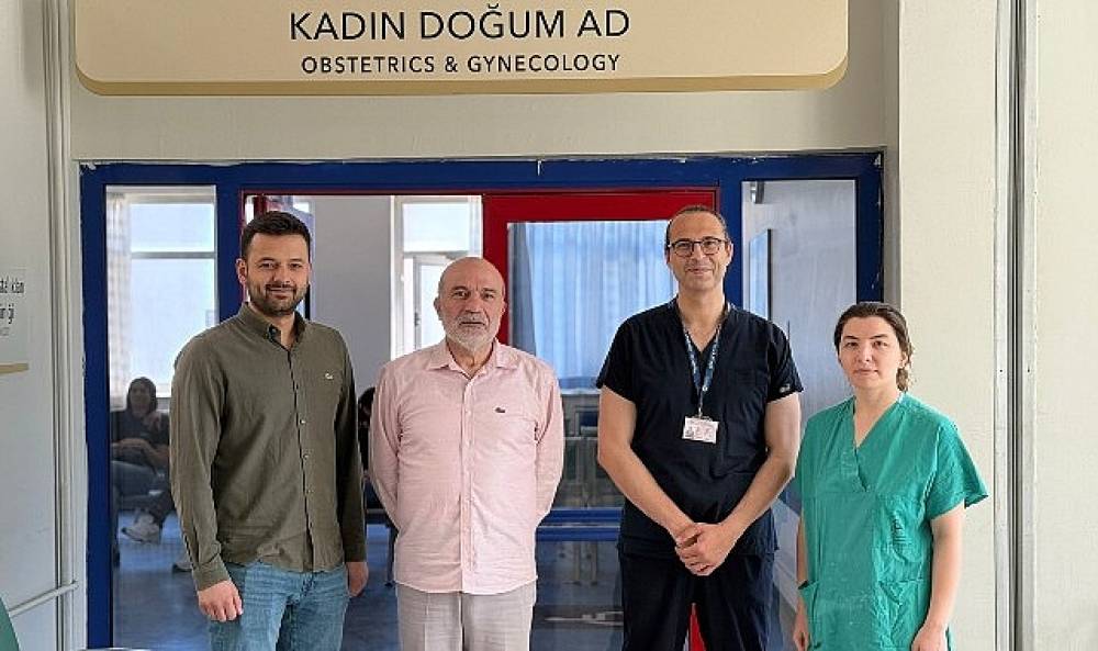 DEÜ'den Kadın Sağlığında Önemli Başarı: 15 Kiloluk Dev Yumurtalık Kisti Başarıyla Çıkarıldı