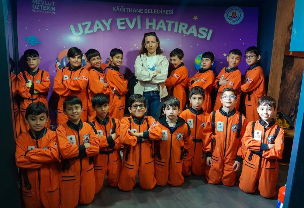 Çocuklar, El Battani Uzay Evi'ni ziyaret etti