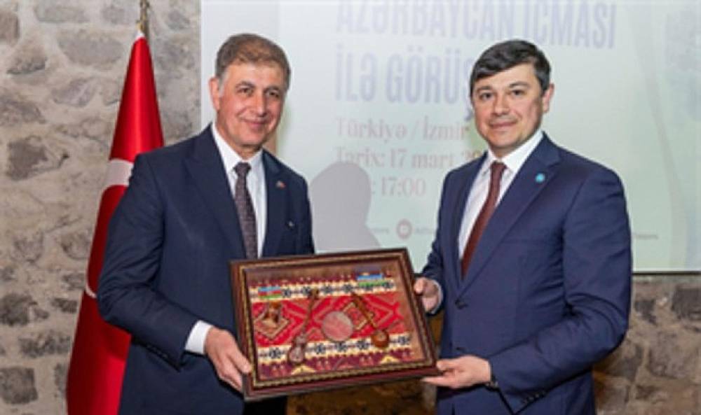 İzmir'de Azerbaycan r&uuml;zgarı