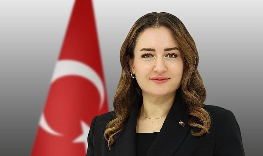 Antalya B&uuml;y&uuml;kşehir Belediye Başkan Vekili B&uuml;şra &Ouml;zdemir'in 23 Nisan Mesajı