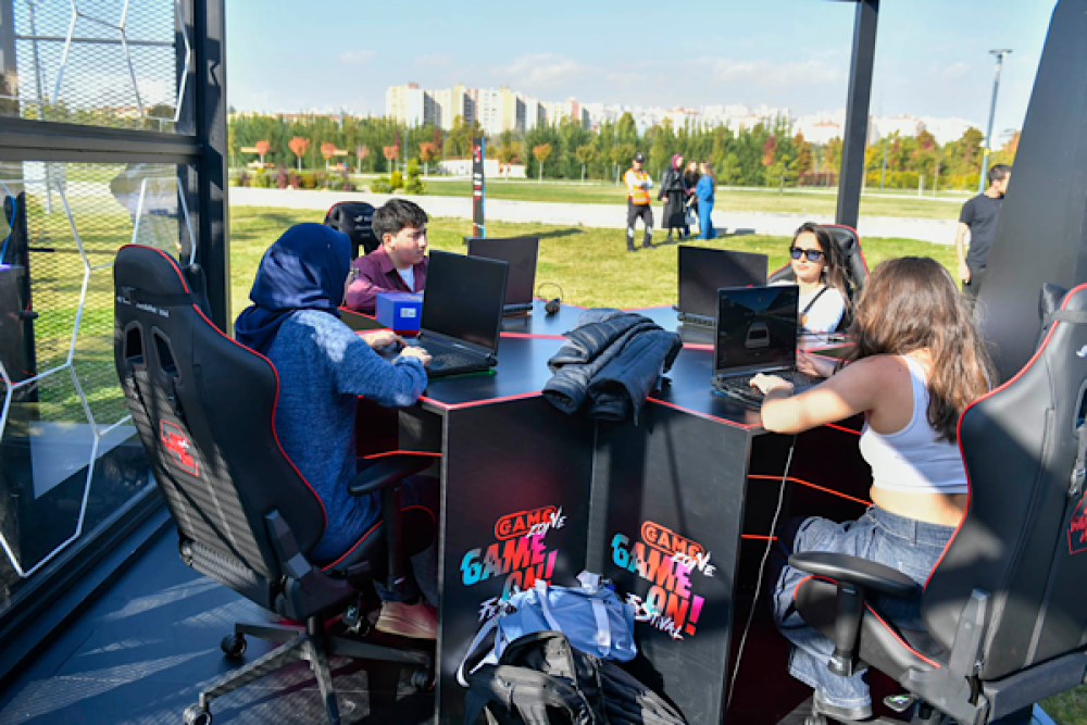 GameZone Game On Festivali Ankara'da gen&ccedil;leri oyun ve teknolojiyle buluşturdu